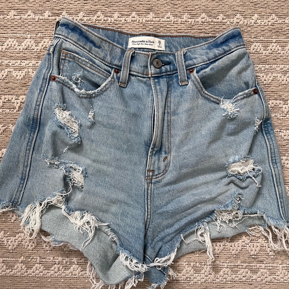 COPY - ABERCROMBIE CURVE LOVE ULTRA HIGH RISE MOM SHORTS